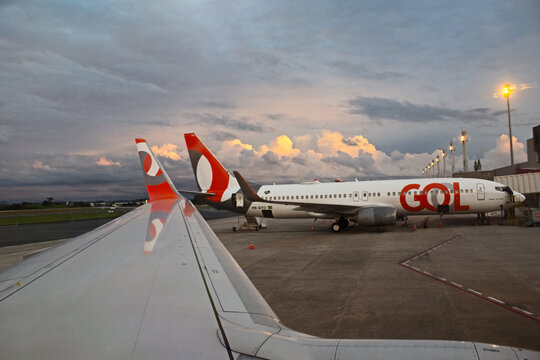 An airplane from the GOL airlines at Afonso Pena International Airport in Curitiba, Paran&aacute;.