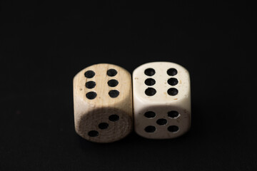 Nahaufnahme von Würfeln- Doppelpasch