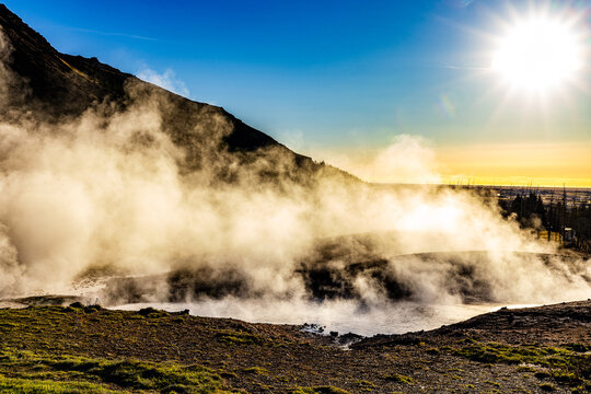 Hei&szlig;en Quellen und Geysir in Island