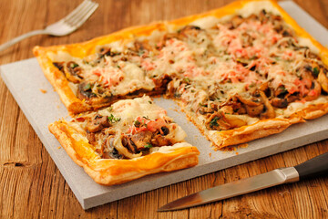 Puff pastry with mushrooms.