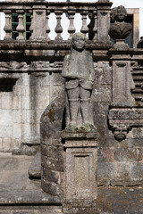 Escalera monumental de granito en el pazo de Mariñán, Betanzos, Galicia, España.