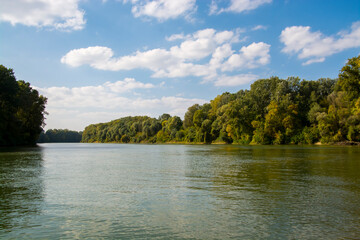Obraz premium River of Tisza at an abandoned harbor