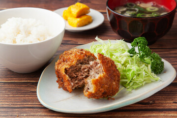メンチカツ定食