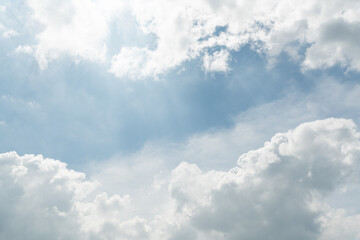 Fototapeta premium clouds blue sky cumulus scattered clouds soft edges sunlight diffused light atmospheric beauty weather patterns climate skies photography ethereal fluffy cotton-like open sky serene natural beauty day