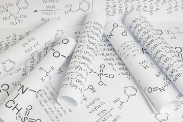 Paper drawings of chemical formulas of elements	
