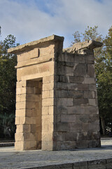 Fototapeta na wymiar Templo de Debod en Madrid, España. Monumento histórico egipcio