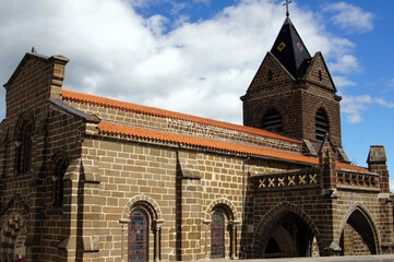 Eglise du village de Polignac