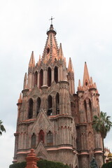 Fototapeta na wymiar Iglesia San Miguel de Allende en Guanaguato, México