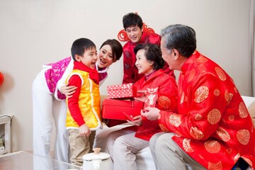 Family life with traditional Chinese style