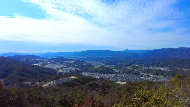大茶臼山から見える広島市郊外の住宅街などの風景 4K  2024年2月24日