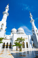 The Sheikh Zayed Grand Mosque, Solo, is a mosque in Solo, Indonesia - obrazy, fototapety, plakaty