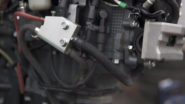 The master performs comprehensive diagnostics and repairs of injection outboard motors.