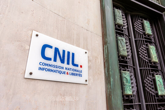 Paris, France - 25 f&eacute;vrier 2024: Enseigne &agrave; l'entr&eacute;e de la Commission Nationale Informatique et Libert&eacute;s (CNIL), administration fran&ccedil;aise charg&eacute;e de prot&eacute;ger les donn&eacute;es num&eacute;riques et les libert&eacute;s