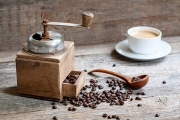 Old coffee grinder - 745905932