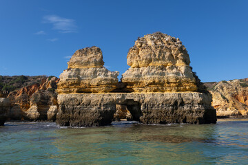 Kissing Couple Rock Ocean View in Algarve, Portugal - 745918710