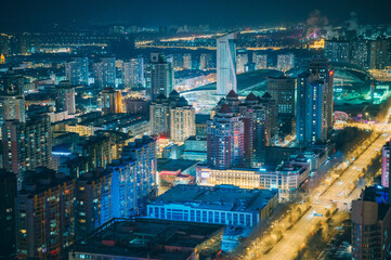 Fototapeta premium 中国 黒竜江省 ハルビン 龍塔からの夜景 