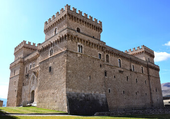 Castello medievale a Celano in Italia - obrazy, fototapety, plakaty