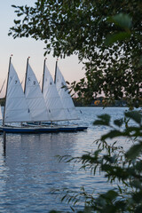 Obraz premium sailing boat on the lake