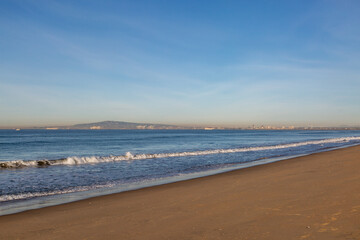 Sunset beach on the Californian coast, on a sunny morning - 746104981