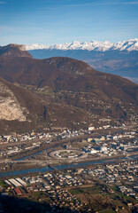 Presqu'île scientifique de Grenoble avec vue sur les montagnes depuis le Vercors