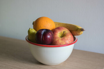 Frutas en frutera