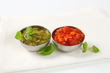Basil pesto and tomato salsa - 746174912