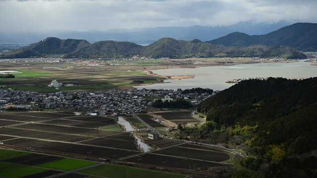 湖西線強風のため琵琶湖線を迂回運転する特急サンダーバード （東海道本線 安土 - 能登川, 2024年2月）