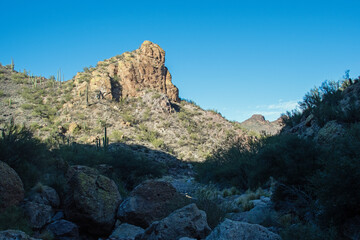 Fototapeta na wymiar First Water hiking trail in the Superstition Mountains