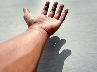 hand pose reaching out