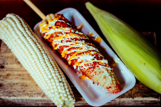 Elote preparado (gastronom&iacute;a mexicana) 