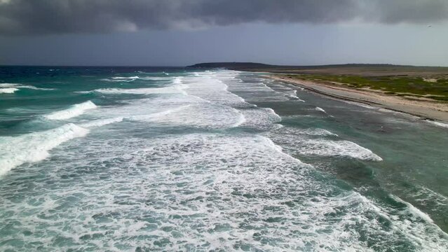 aruba strong currents and waves along the east coast of aruba