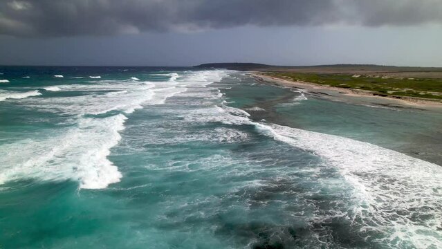 strong waves and currents along the eastern shore of Aruba