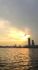 Fototapeta na wymiar Yeouido sunset seen from Hangang Park_02