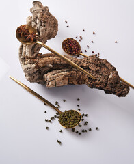 sichuan pepper powder & crushed spices - obrazy, fototapety, plakaty