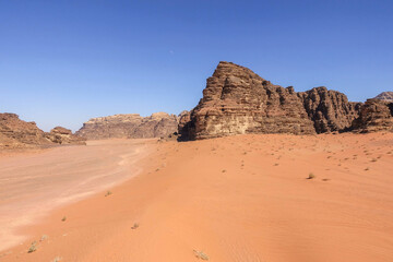 the fascinating arid and desert landscape of Wadi Rum