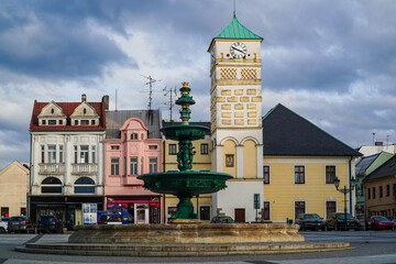 Rynek starego miasta Karwina w Czechach zimą 
