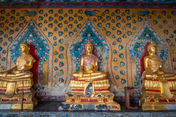 Fototapeta premium Wat Arun Ratchawararam Ratchawaramahawihan, Bangkok, Thailand