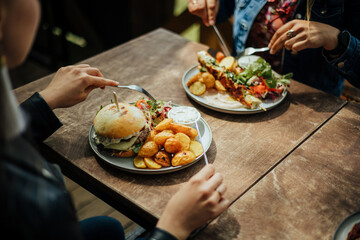 friends dining at outdoor cafe