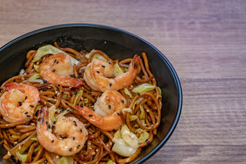 Detalle de Tallarines con gambas estilo oriental