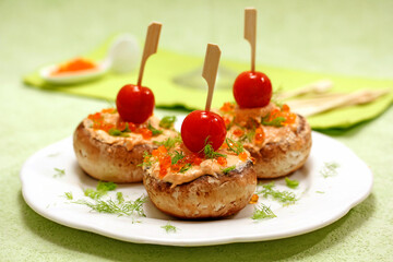 Mushrooms with salmon cream.