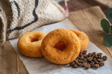 豆乳ドーナツとコーヒー豆