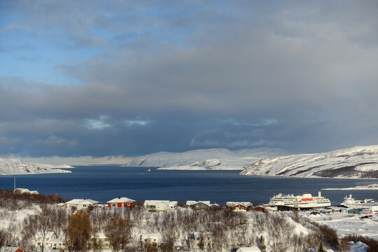 Hafenanlage von Kirkenes am Morgen