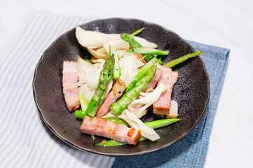 アスパラと白舞茸のソテー