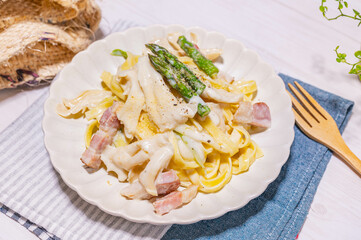アスパラとベーコンのクリームパスタ