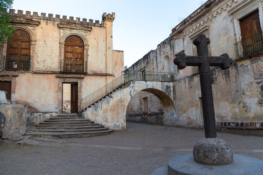 Ex Hacienda Parque Nacional Molino de Flores Nezahualc&oacute;yotl. Lugar de hechos historicos y escenario de peliculas nacionales y extranjeras. Estado de M&eacute;xico.
