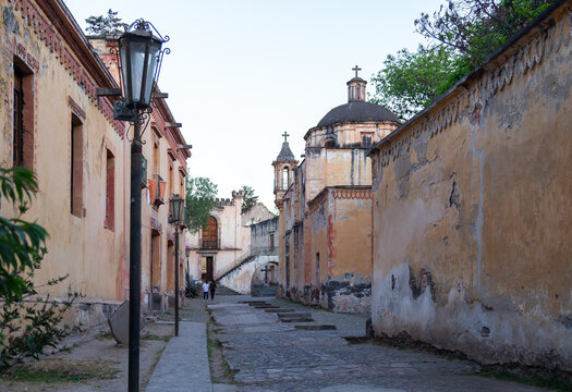 Ex Hacienda Parque Nacional Molino de Flores Nezahualc&oacute;yotl. Lugar de hechos historicos y escenario de peliculas nacionales y extranjeras. Estado de M&eacute;xico.