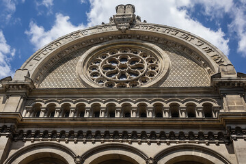 Obraz premium Great Synagogue of Paris (Grande Synagogue de Paris) also known as «La Victoire synagogue» was built in 1867 - 1874 in a neo-Byzantine style. Rue de la Victoire, Paris, France.