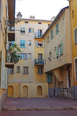 Fototapeta na wymiar A typical living building in Nice, France