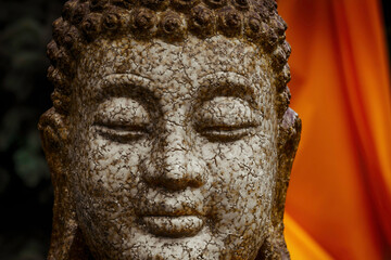 head of buddha statue