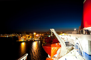 Ferry cruise and land by night - 746860984